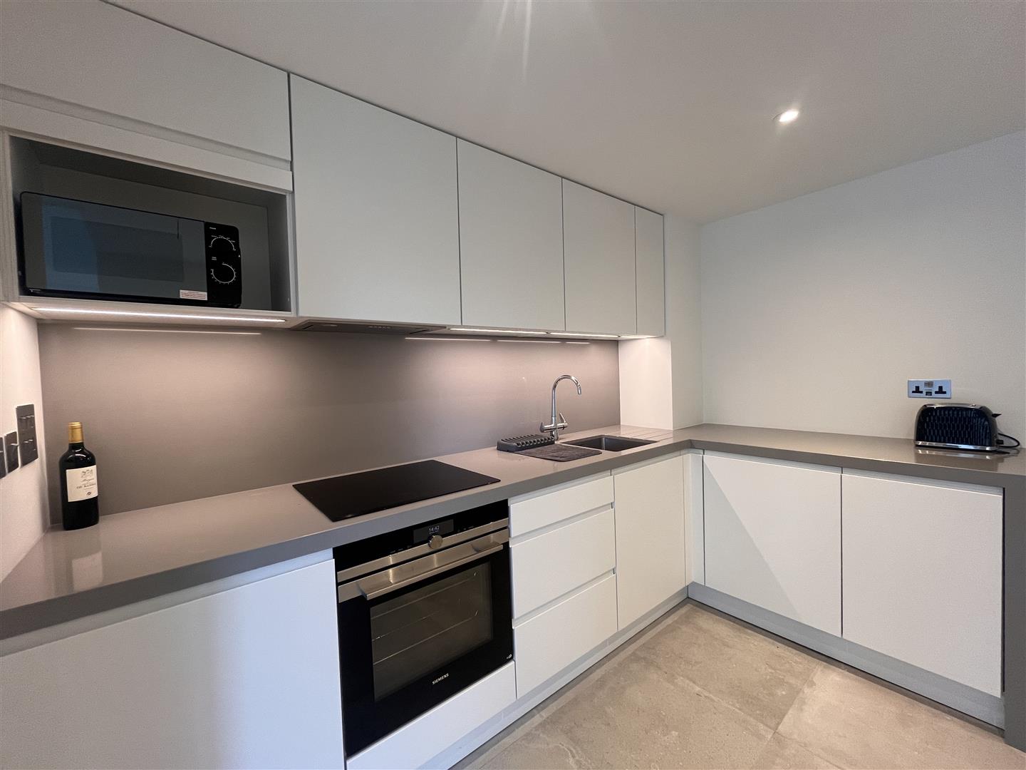 Image of Apartment - 1 Bathrooms for Rental in EuroCity-Gibraltar, Image 3